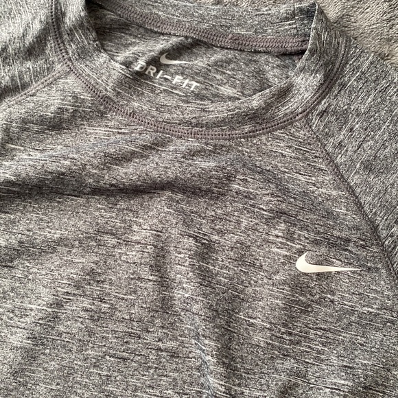 Nike Dri-Fit t shirt - Picture 3 of 6